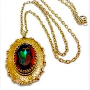 Sarah Coventry Vintage Pendant On Chain Color Change Stone Romantic
